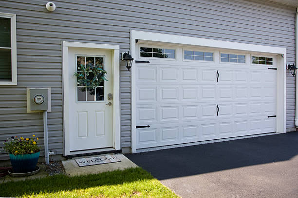 24/7 Emergency Garage Door Roller Replacement experts in Blue Ridge, GA